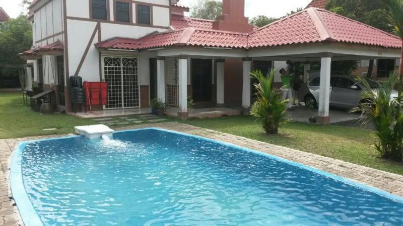 Villa With Private Swimming Pool Malacca Extérieur photo